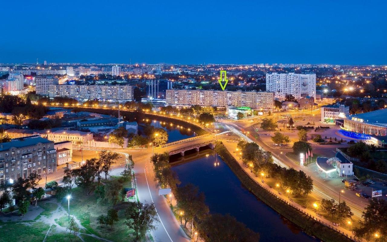 Apart Na Himnaziinoi Naberezhnii Apartament Charków Zewnętrze zdjęcie