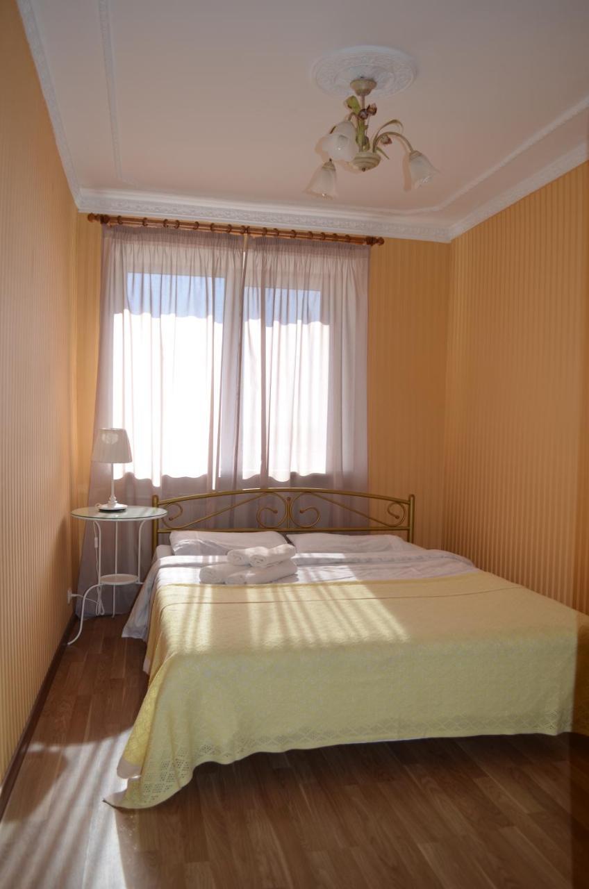 Apart Na Himnaziinoi Naberezhnii Apartament Charków Zewnętrze zdjęcie